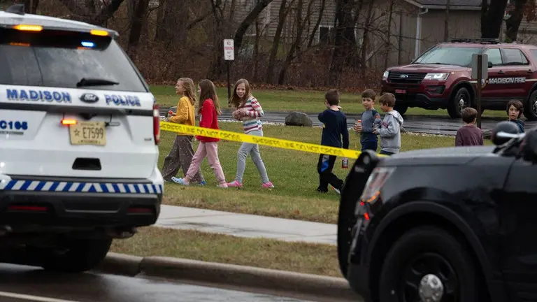 Tragedia en escuela de Wisconsin: Tiroteo deja tres muertos y seis heridos