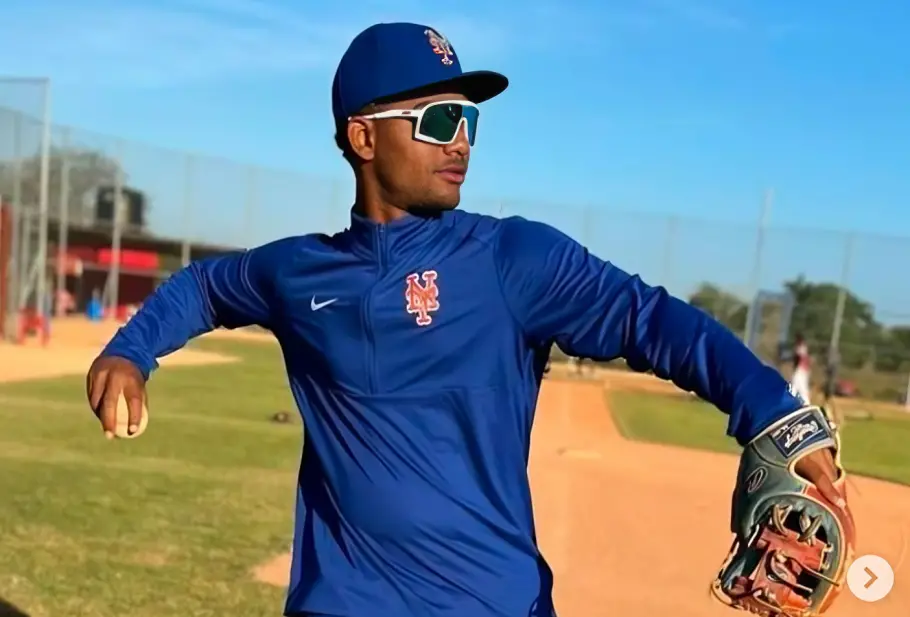 Joven talento Elián Peña firma con los Mets